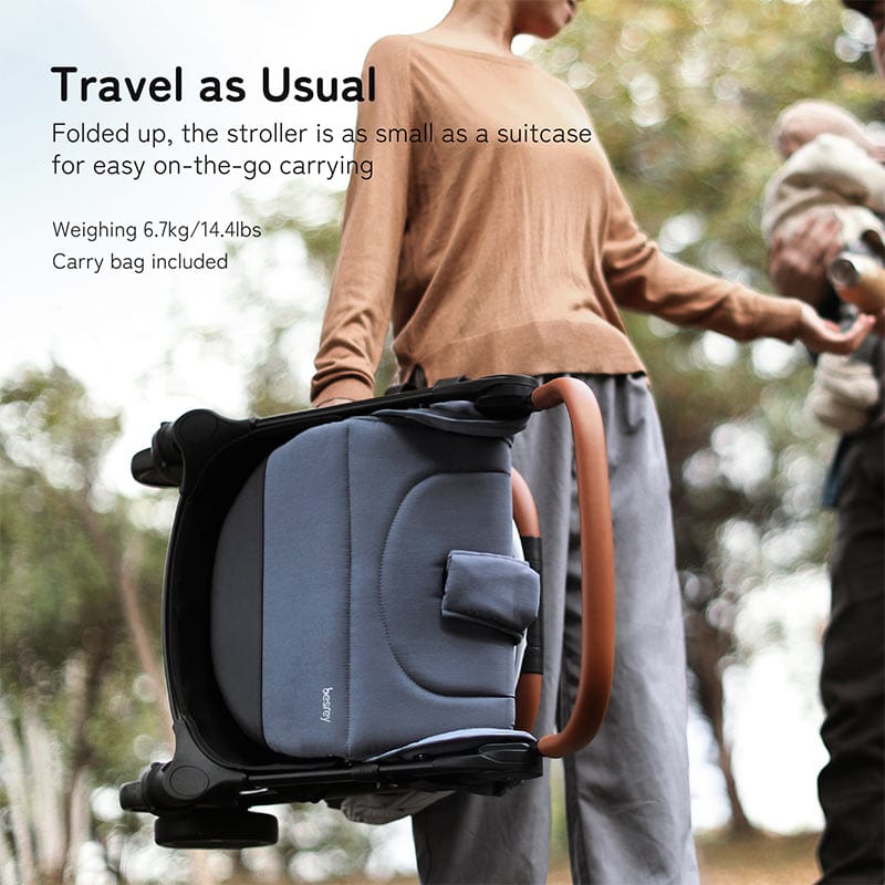 Pram that folds outlet into a backpack